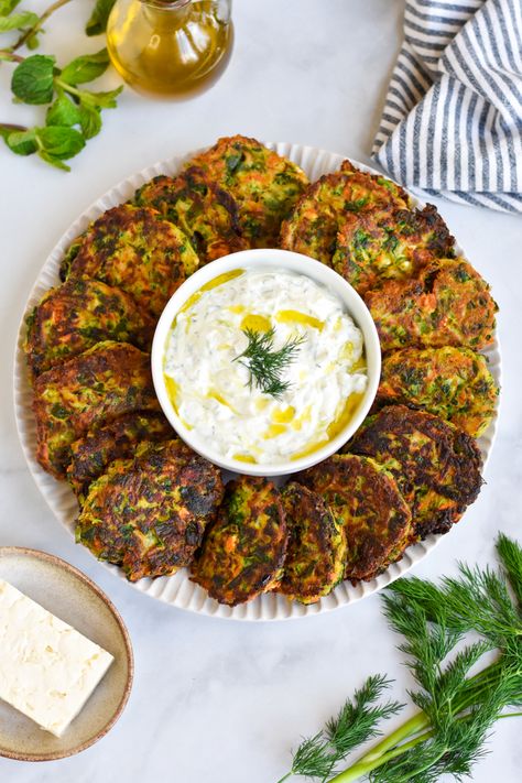 Kolokithokeftedes - Greek Zucchini Fritters Zucchini Mint Recipes, Kolokithokeftedes Recipe, Greek Zucchini, Broccoli Fritters, Grated Zucchini, Zucchini Feta, Mint Recipes, Zucchini Fritters, Greek Dishes