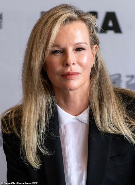 Kim Basinger Now, Kim Basinger, Olivia Newton John, Hollywood Icons, Helen Mirren, Celebrity Kids, She Girl, Famous Women, Press Conference