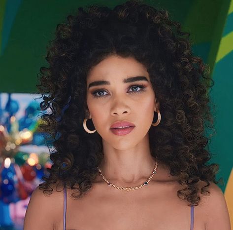 Alexandra Shipp Barbie, Belissa Escobedo, Alexandra Ship, Realism References, Curly Hair Celebrities, Fit Actors, Dolores Umbridge, Alexandra Shipp, Sabrina Carpenter Outfits