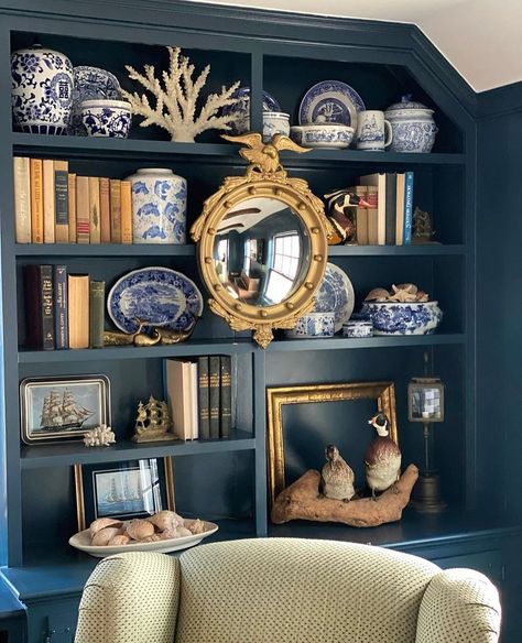 Ginny Sevier on Instagram: “I love a good built-in and this one is spectacular! The inky, navy blue color really makes all the beautiful blue and white pieces pop!…” Cream Bookshelves, Navy Blue Office, Blue Library, Blue Bookshelves, Blue Bookcase, Blue Interior Design, White Inspiration, Bookcase Diy, Decorating Bookshelves