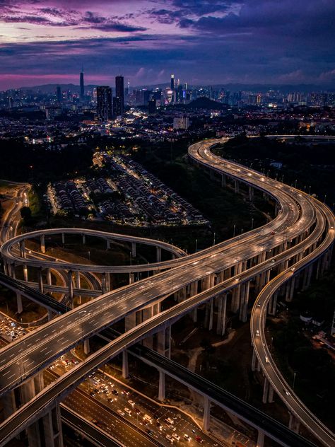 SUKE HIGHWAY 4K WALLPAPER MALAYSIA ROAD AMAZING CINEMATIC Highway Wallpaper, Malaysia Wallpaper, Highway Aesthetic, Highway Photography, Scenery Inspiration, Road Drawing, City Picture, Space Project, Phone Customization