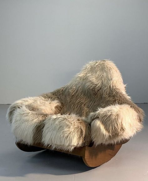 Yeti Chair, Giant Chair, Fur Furniture, Fur Chair, Funky Chairs, Sculptural Furniture, Work Space Decor, Unique Chair, Contemporary Dining Chairs