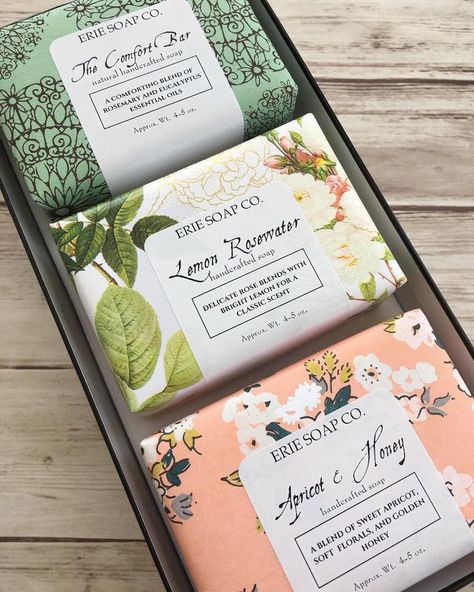 Handmade Soap Gift Set, Handmade Soap Packaging, Soap Packaging Design, Bars Of Soap, Soap Packing, Cosmetic Packaging Design, Soap Labels, Soap Gift Set, Box Packaging Design