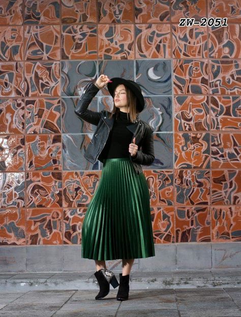 Pine Green Skirt Outfit, Long Green Skirt Outfit Winter, Hunter Green Pleated Skirt Outfit, Green Velvet Pleated Skirt Outfit, Green Velvet Skirt Outfits, Green Pleated Skirt Outfit Winter, Green Skirt Outfit Winter, Green Pleated Skirt Outfit, Green Skirt Outfit