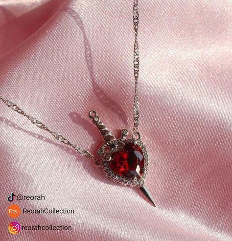 #aesthetic #tiktok #instagram #pinterest #trendy #jewelry #jewelrytrends #reorah #swordnecklace #goldjewellery #heartnecklace #necklaceoftheday #snowwhitenecklace #heartswordnecklace #pinterestinspired #pinterestgirl #pinterestaesthetic #snowwhiteandthehuntsmannecklace #snowwhite #princessheartnecklace #snowwhiteandthehuntsman #heartgoldnecklace #couple Courage Aesthetic, Snowwhite And The Huntsman, Snow White And The Huntsman, The Huntsman, Couple Necklace, Edgy Jewelry, Pretty Jewelry Necklaces, Couple Necklaces, Jewelry Accessories Ideas