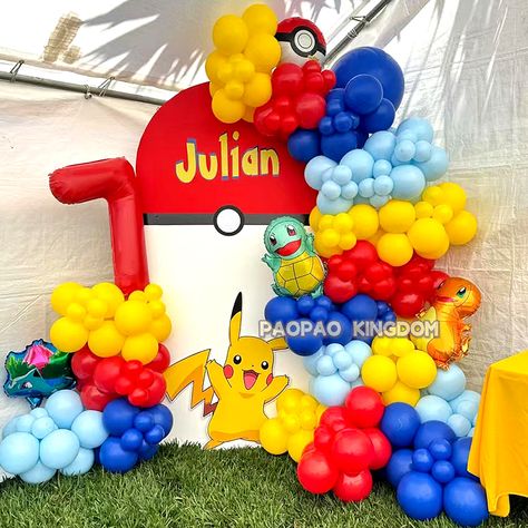 Pokemon Birthday Backdrop, Bulbasaur Birthday, Pokemon Birthday Party Decorations, Pokemon Cake Pops, Pikachu Balloon, Party Balloon Arch, Pokemon Party Favors, Pokemon Balloons, Pokemon Party Decorations