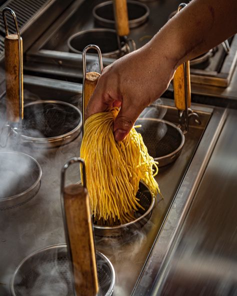 Ramen Lifestyle Photography, Chinese Noodle Photography, Ramen Shop Aesthetic, Japanese Ramen Aesthetic, Ramen Photoshoot, Ramen Photography, Japan Noodles, Ramen Ideas, Ramen Ya