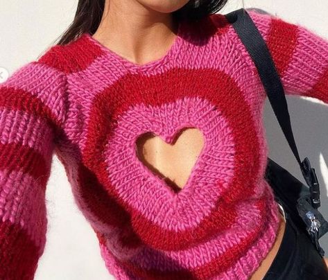 Lirika Matoshi, Kawaii Diy, Heart Sweater, Pink Swirls, Fashion Project, Live Fashion, Macrame Design, Yarn Projects, Little People