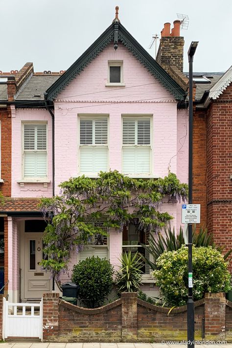 Small London House, Small Pink House, London Townhouse Exterior, Victorian Terrace Exterior, Terrace Exterior, Pink House Exterior, Small House Exterior, Townhouse Exterior, Mews House