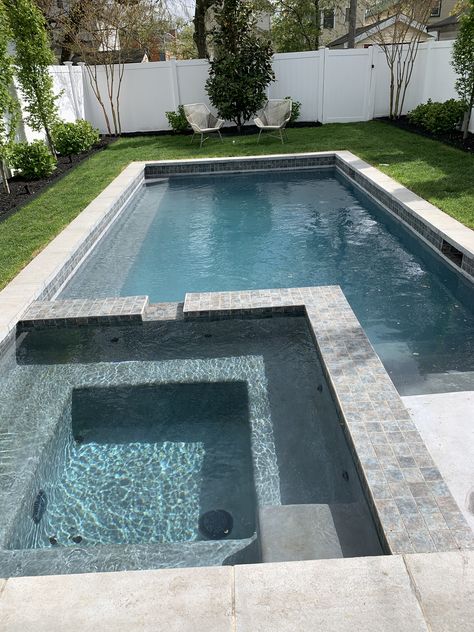 Rectangular Pool With Spa And Baja Shelf, Rectangular Pool With Hot Tub, Lap Pool With Jacuzzi, Pool With Jacuzzi Rectangular, Jacuzzi Waterfall Into Pool, Homemade Swimming Pools, Small Pools Backyard, Pool Patio Designs, Deck Piscina