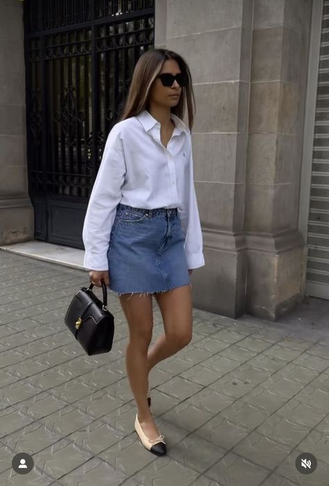 45 Ways to Style a White Button-Down Shirt - Boss Babe Chronicles Miniskirt Work Outfit, Chic Spring Outfits, Timeless Wardrobe, All Jeans, Paris Outfits, Jeans Rock, Summer Fashion Outfits, Spring Summer Outfits, How To Style