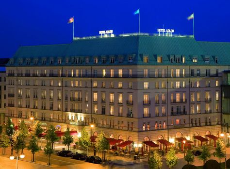 Renée Zellweger, Berlin Hotel, Kempinski Hotel, Luxury Hotel Room, Winter Palace, Brandenburg Gate, Most Luxurious Hotels, Hotel Industry, Colin Firth