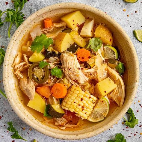 Caldo de Pollo (Mexican Chicken Soup Recipe) - Caldo de pollo is the ultimate Mexican chicken soup recipe that loaded with flavor, with lots of chunky chicken, vegetables and seasonings simmered in homemade chicken stock. Easy to make! Chicken Caldo, Caldo Recipe, Mexican Chicken Soup, Chicken Vegetable Soup Recipes, Mexican Soup Recipes, Chicken Smothered, Pollo Recipe, Mexican Soup Chicken, Authentic Mexican Recipes