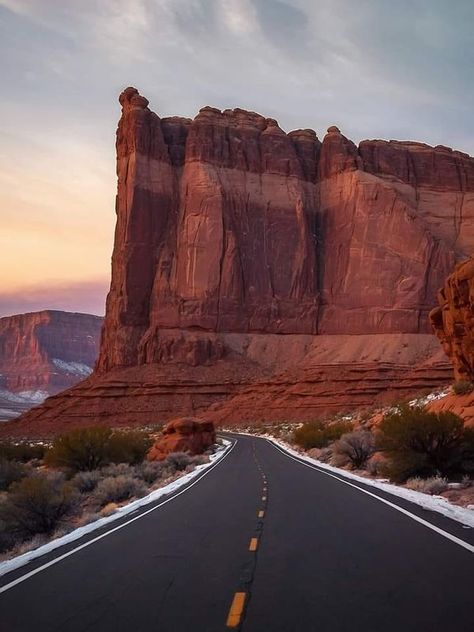 Monument valley Arizona , ROUTE 66 | Amazing desert drive in Utah 😲 | Facebook Desert Drive, Nature Road, Monument Valley Arizona, Utah Desert, Fun Deserts, Utah Usa, Land Of Enchantment, Road Trippin, Route 66