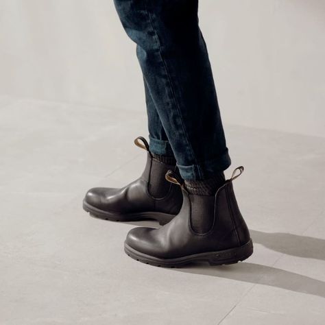 Suede Blundstone Boots, Blundstone 550 Outfit, Blundstone Chelsea Boots Outfit, Blundstone 550 Women, How To Wear Blundstone Boots Women, How To Wear Blundstone Boots, Blundstone High Top Boots, Styling Blundstone Boots, Blundstone Boots Women