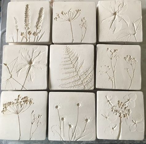 Itsekovettuva Savi, Air Dry Clay Projects, Tanah Liat, Ceramic Wall Art, Fire Art, Plaster Art, Clay Art Projects, Ceramics Ideas Pottery, Diy Clay Crafts