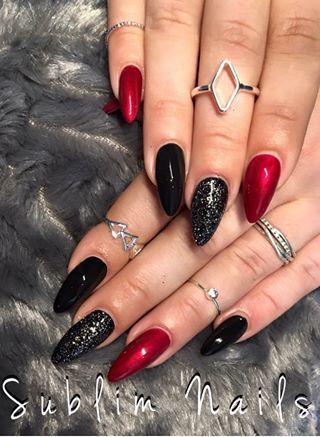 Nails For Black And Red Dress, Sparkly Red And Black Nails, Red Nail Designs Halloween, New Years Nail Designs Black And Gold, Black Silver Red Nails, Black And Red Nails Christmas, Black And Red Sparkle Nails, Black Silver And Red Nails, Black And Red Holiday Nails