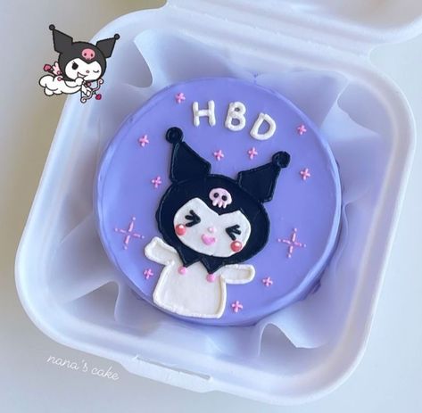 Kuromi Cake Aesthetic, Simple Sanrio Cake, Simple Kuromi Cake, Kuromi Bento Cake, Hello Kitty Mini Cake, Sanrio Bento Cake, Anime Cake Design Birthday, Sanrio Cake Birthday, Kuromi Cakes