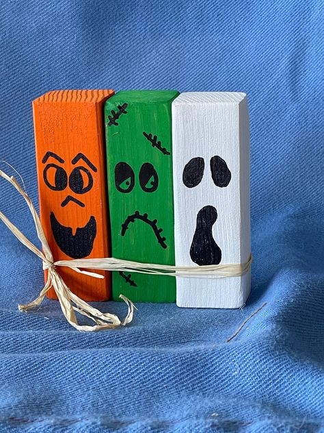 Scrap Wood Halloween Projects, Best Diy Halloween Decorations, Halloween Jenga Block Crafts, Egg Carton Halloween Crafts, Fall Blocks Wood Crafts, Halloween Crafts To Sell Diy, Halloween Women Costume Ideas, Diy Easy Halloween Decorations, Jinga Crafts