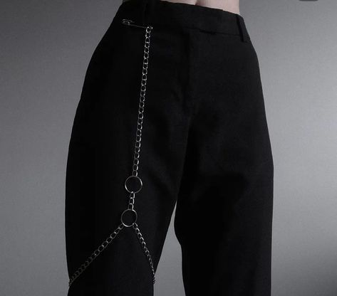 Chains On Clothes, Pants Chain Outfit, Diy Chain Harness, Diy Body Chain, Chain Garter, Chain Outfit, Goth Outfit Inspo, Chain Clothes, Thigh Chain