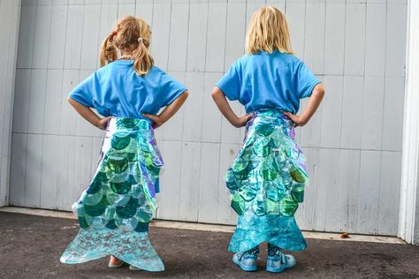 Cute No-Sew Mermaid Costume Hamilton Halloween, Diy Mermaid Costume, Diy Mermaid Tail, Mermaid Pants, Mermaid Costume Diy, Little Mermaid Costume, Diy Mermaid, Mermaid Costumes, Mermaid Diy