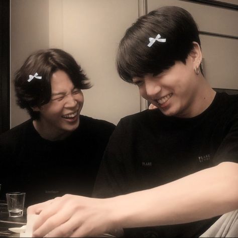 jikook cute icon Jikook Cute, Jungkook Icons Aesthetic, Jikook Icon, Jikook Aesthetic, Jeon Jungkook Photoshoot, Shadow Pictures, Bts Korea, Jimin Jungkook, Foto Jungkook