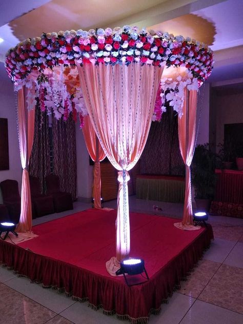 Chadna Tola Decoration, Bengali Wedding Decoration, Wedding Chori, Vidhi Mandap, Mandap Decoration, Mandap Design, Simple Stage Decorations, Gate Decoration, Wedding Stage Backdrop