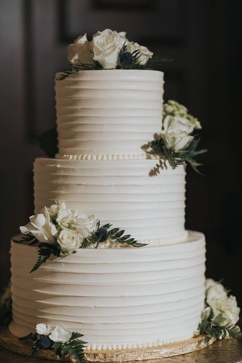 Ferns Wedding, Vintage Pasta, Gold Cake Stand, Wedding Cakes Elegant, 3 Tier Wedding Cakes, Floral Wedding Cakes, Romantic Wedding Cake, Rings Ideas, White Wedding Cakes