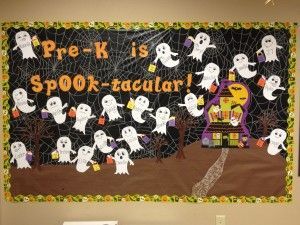 halloween bulletin board idea for kids Ghost Bulletin Board, Halloween Bulletin Board Ideas, Halloween Hallway, Halloween Door Decorations Classroom, Halloween Boards, Halloween Classroom Door, October Bulletin Boards, Thanksgiving Bulletin Boards, October School