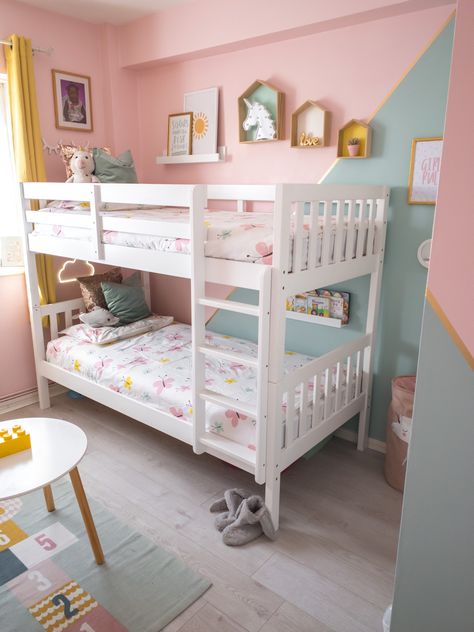 Pink Mint Green Bedroom, Sisters Bedroom Bunkbeds, Mint Pink Bedroom, Kids Room With Bunkbeds Ideas, Yellow Pink Kids Room, Pink And Green Bedroom Walls, Small Bunkbed Bedroom Ideas, Girls Pink And Green Bedroom Ideas, Sisters Bedroom Ideas Bunk Bed