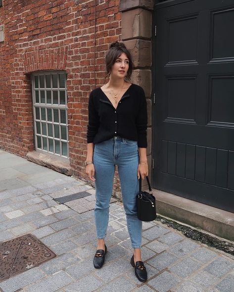 Rosie Ann Butcher (@rosieannbutcher) • Instagram photos and videos Fall Outfits For Older Women, Office Ootd, Work Aesthetic, Outfit Verano, Make A Cake, Simple Work, Paris Trip, Mum Fashion, Inspo Instagram