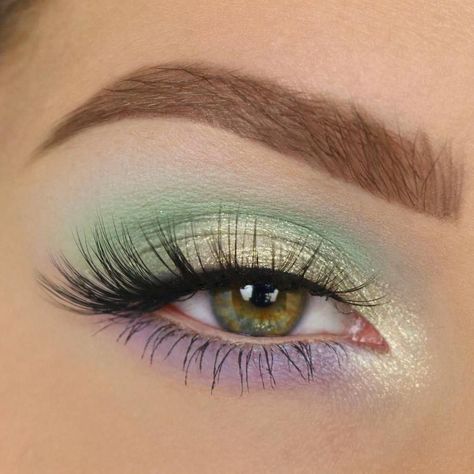 Mat Makeup, Alat Makeup, Makeup Tip, Make Up Inspiration, Smink Inspiration, Green Makeup, Makijaż Smokey Eye, Colorful Eye Makeup, Spring Makeup