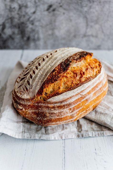 Boule Scoring, Scoring Sourdough Bread, Scoring Sourdough, Sourdough Scoring, Bread Scoring, Sourdough Bread Starter, Sourdough Starter Discard Recipe, Easy Sourdough, Homemade Sourdough Bread