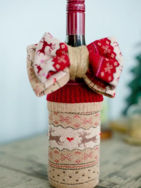 Wrap A Wine Bottle Gift, Wrap A Wine Bottle, Christmas Socks Exchange, Wine Bottles Gift Wrap, Bottle Gift Wrapping, Wine Wrap, Wine Bottle Crafts Christmas, Wrapped Wine Bottles