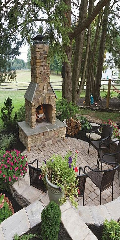 Create the ultimate outdoor fireplace setting with this design made from Cast Veneer Stone. Patio Chico, Fireplace Design Ideas, Outdoor Fireplace Designs, Fireplace Designs, Outdoor Fireplace Patio, Backyard Fireplace, Outdoor Fireplaces, Fire Places, Backyard Pools