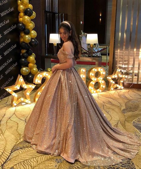 Fat Style, Debut Gowns, Quinceanera Dresses Gold, Orange Prom Dresses, Sweet 15 Dresses, Homecoming Formal Dresses, Velvet Bridesmaid Dresses, Pretty Quinceanera Dresses, Gown Plus Size