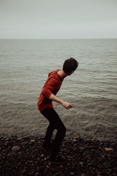 Person Throwing Something Reference, Dance Pose, Ocean Photos, Human Poses Reference, Human Poses, Anatomy Reference, Art Poses, Dance Poses, Red Shirt