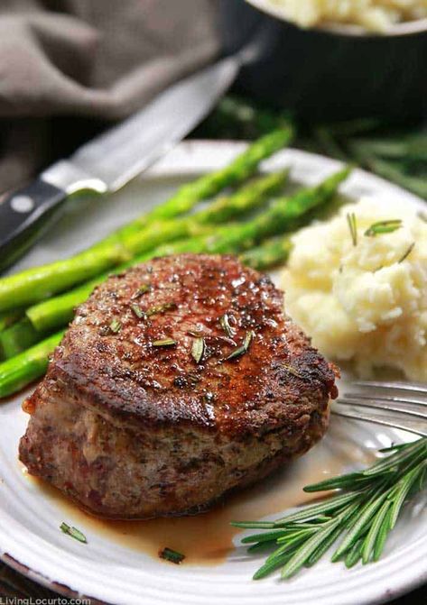 Best Filet Mignon, Eyeliner Waterline, Expensive Steak, Filet Mignon Recipes, Mignon Steak, Filet Mignon Steak, Pink Eyeliner, Homemade Mashed Potatoes, Perfect Steak