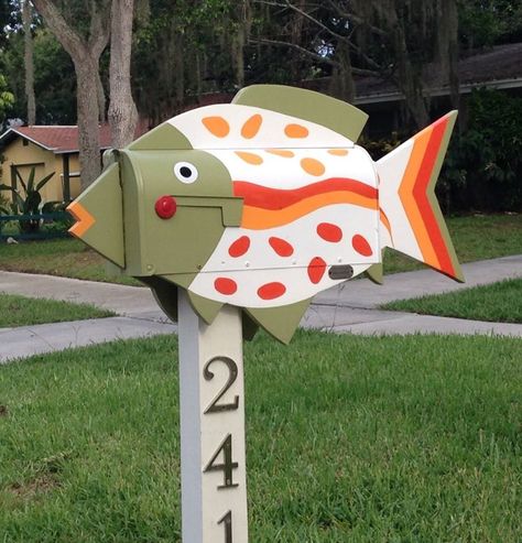 Dunedin FL mailboxes Funky Mailbox Ideas, Beach Mailbox Ideas, Fun Mailbox Ideas, Fish Mailbox, Fun Mailbox, Coastal Mailbox, Funny Mailboxes, Creative Mailbox, Cool Mailboxes