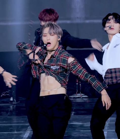 Body Chain Outfit, Chain Outfit, Hot Manhwa, Ateez Park Seonghwa, Kang Yeo Sang, Kbs Drama, Kang Yeo-sang, Gotta Work, Seong Hwa