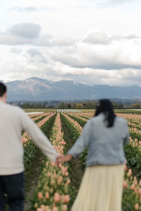 A Springtime Skagit Valley Tulip Fields Couples Session — J and L Photography Festival Photoshoot, San Juan Islands Wedding, Amsterdam Tulips, Tulips Images, Fall Photo Shoot Outfits, Tulip Field, Seattle Wedding Photography, Fake Relationship, Skagit Valley