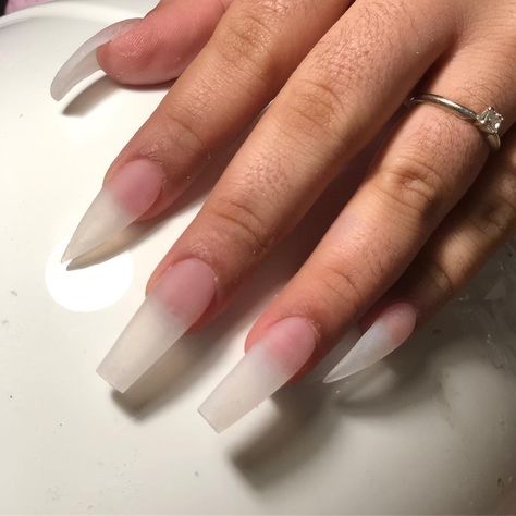 Sculpture Nails Acrylic, White Natural Nails, Hump Nails, 4a Natural Hair, Curved Nails, Girly Acrylic Nails, Short Square Acrylic Nails, Dope Nail Designs, Soft Nails