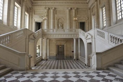 Chateau Staircase, Versailles Exterior, Chateau Interior, Chateaux Interiors, Classical Interior, House Plans Mansion, Neoclassical Architecture, Jean Marc, Casas Coloniales