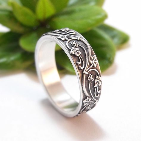 Celtic wedding band set