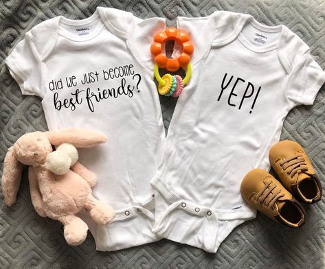 Twins Cricut Projects, Onesies For Twins, Twin Onsies Ideas, Funny Twin Announcement, Twin Announcement Ideas, Twin Boy Outfits, Twin Onesies Funny, Christian Onesies, Twins Onesies