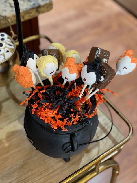 Hocus Pocus Cake Pops, Hocus Pocus Party Ideas, Disney Village, Hocus Pocus Party, Hocus Pocus 2, Candy Eyeballs, Hot Chocolate Bar, Halloween Wood Crafts, Wooden Bird Houses