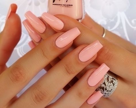 Salmon tapered nails. I'm starting to really like this shape… Unghie Nail Art, Colorful Nail, Nails Polish, Hot Nails, Tan Skin, Fancy Nails, Manicure E Pedicure, Art Tutorial, Gorgeous Nails