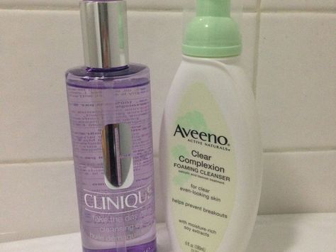 I Tried Double-Cleansing For A Week — And As A Lazy Girl Striving For Convenience, I Have A Lot Of Feelings Aveeno Face Wash, Hyperpigmentation Black Skin, Double Cleanse, Skincare Routines, Double Cleansing, Daylight Savings, Professional Skin Care Products, Clear Complexion, Lazy Girl