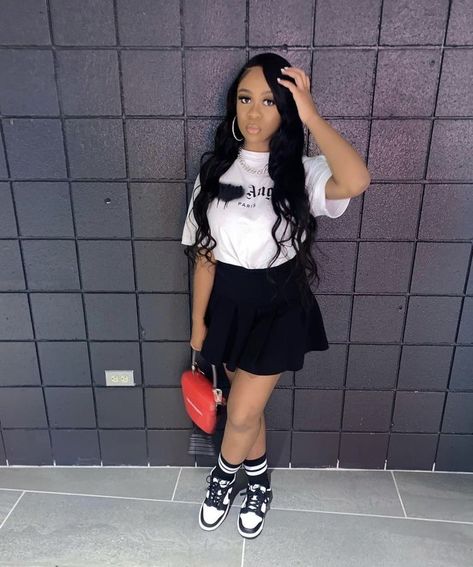 Pleated Skirt Outfit Black Women Sneakers, Skirt With Panda Dunks, Panda Dunks Outfit Skirt, Skirt Outfits Black Women Birthday, Skirt Outfits Summer Black Women, Birthday Outfits With Sneakers, Skirts Outfits Black Women, Black Skirt Outfit Black Women, Skirt Birthday Outfits