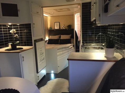 Caravan Renovation Before And After, Caravan Home, Caravan Decor, Caravan Makeover, Trailer Decor, Caravan Renovation, Van Conversion Interior, Caravan Interior, Rv Homes